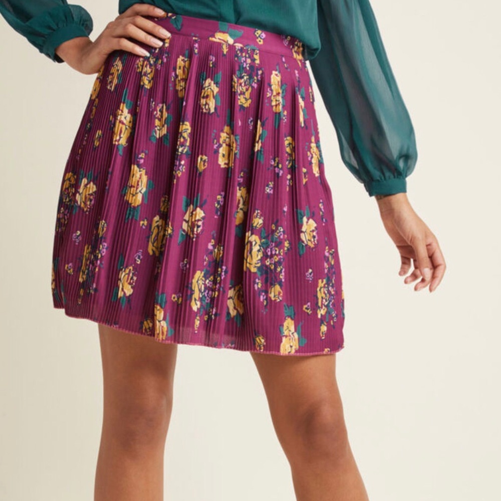 ModCloth Floral Mini Pleated Skirt